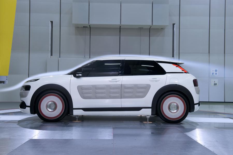  Citroen C4 Cactus Airflow 2L Concept 2014 года  (фото 19 из 28)